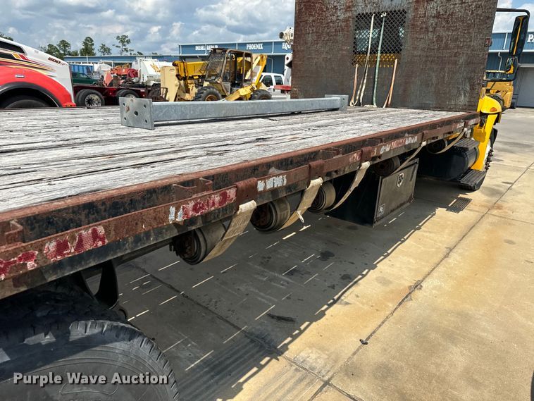 image for item EI4034 2007 International  flatbed truck