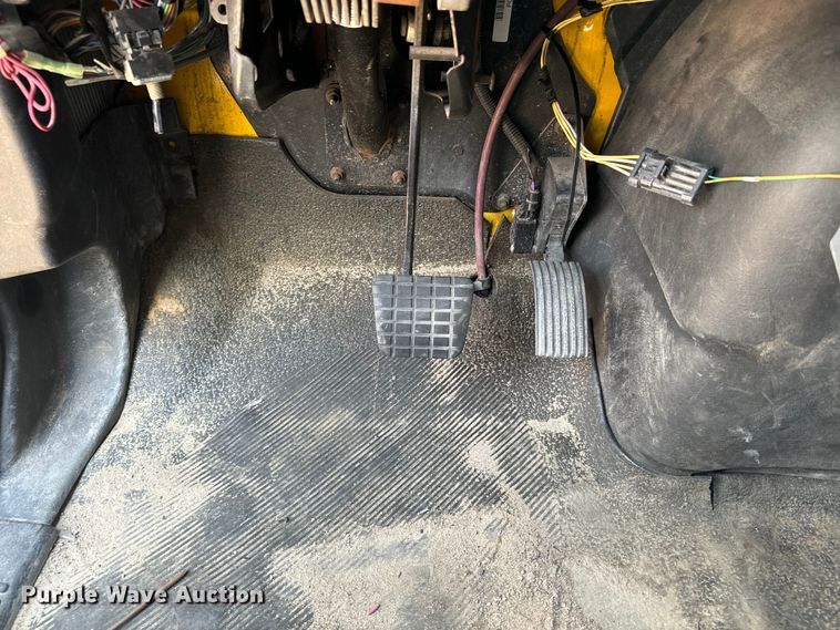 image for item EI4034 2007 International  flatbed truck