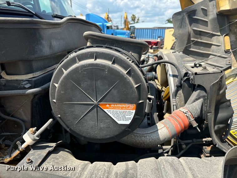 image for item EI4034 2007 International  flatbed truck