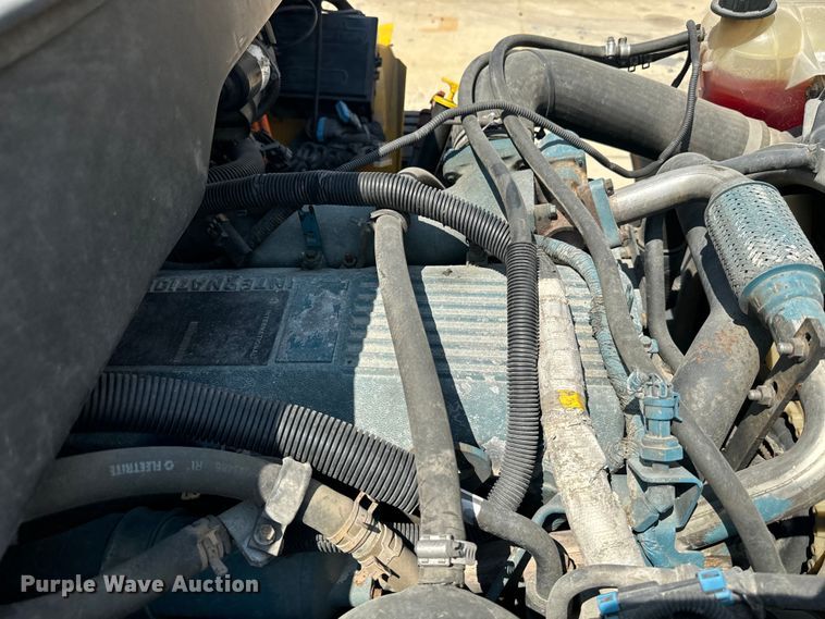 image for item EI4034 2007 International  flatbed truck