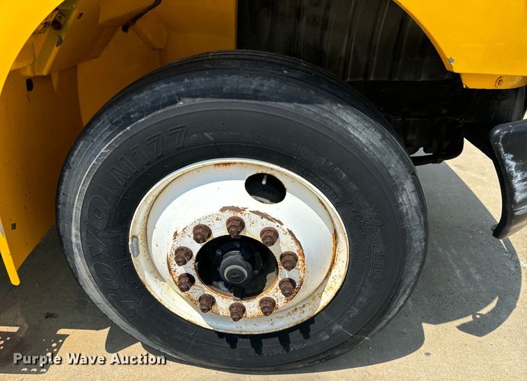 image for item EI4034 2007 International  flatbed truck