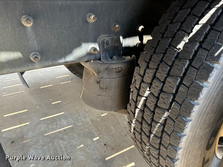 image for item EI4034 2007 International  flatbed truck