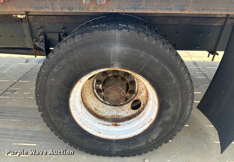 image for item EI4034 2007 International  flatbed truck