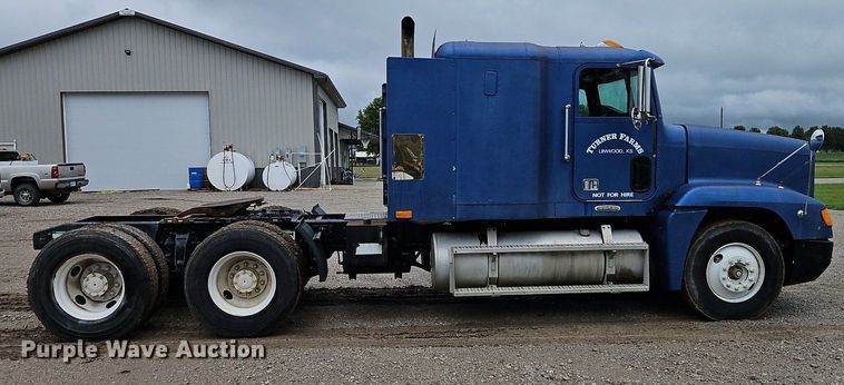 image for item EI8223 1997 Freightliner  FLD 120 semi truck