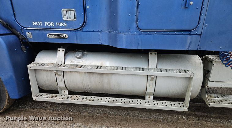 image for item EI8223 1997 Freightliner  FLD 120 semi truck