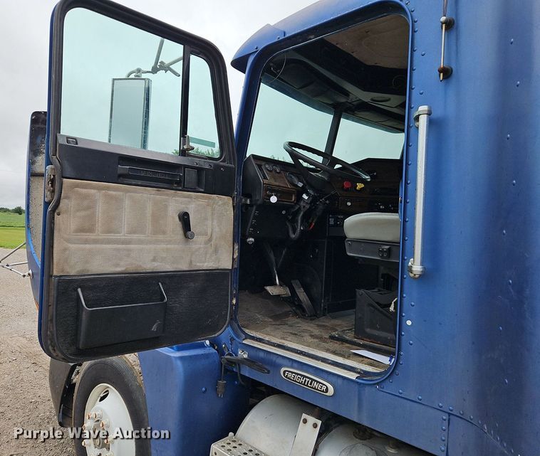 image for item EI8223 1997 Freightliner  FLD 120 semi truck