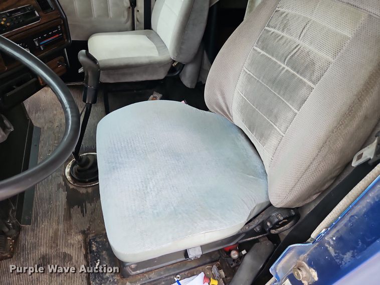 image for item EI8223 1997 Freightliner  FLD 120 semi truck