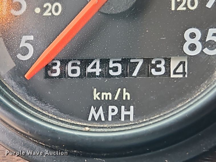 image for item EI8223 1997 Freightliner  FLD 120 semi truck