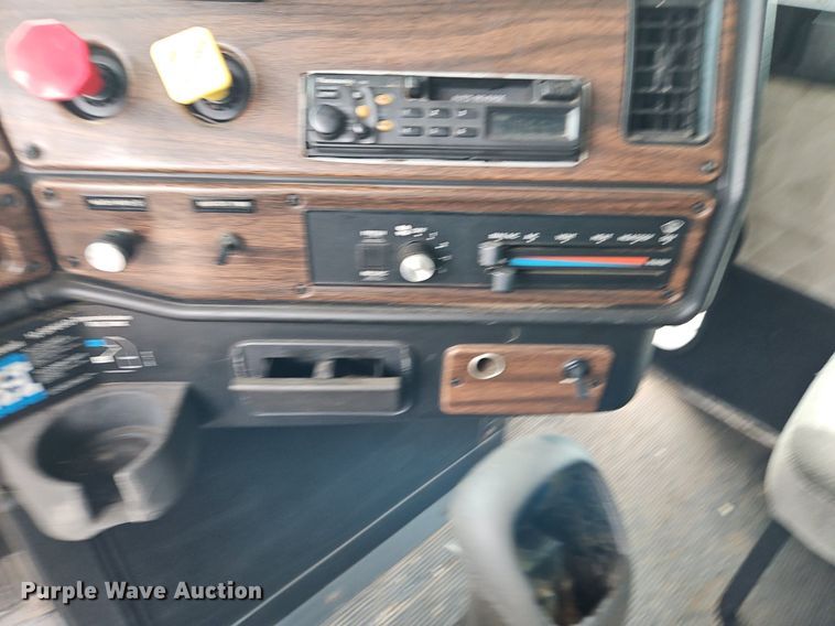 image for item EI8223 1997 Freightliner  FLD 120 semi truck