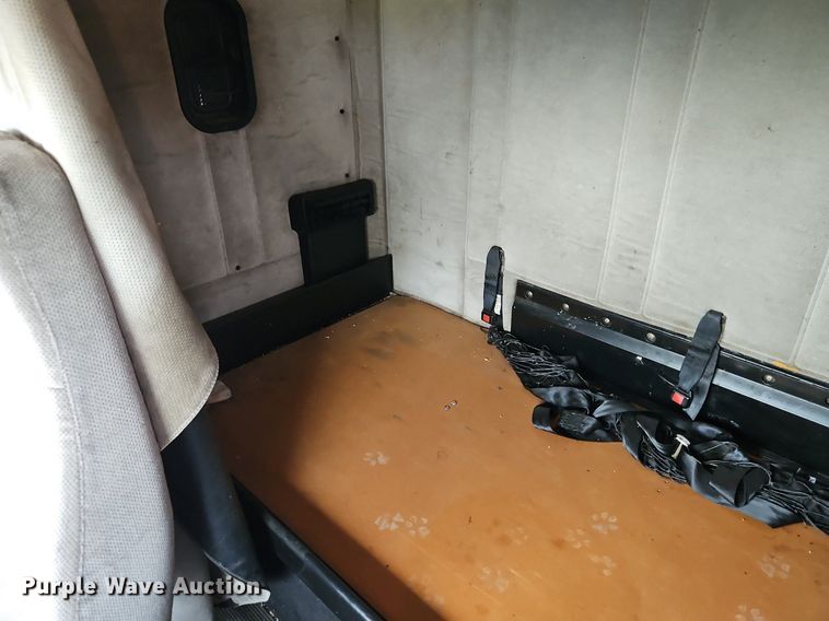 image for item EI8223 1997 Freightliner  FLD 120 semi truck