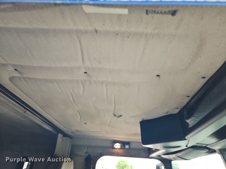 image for item EI8223 1997 Freightliner  FLD 120 semi truck