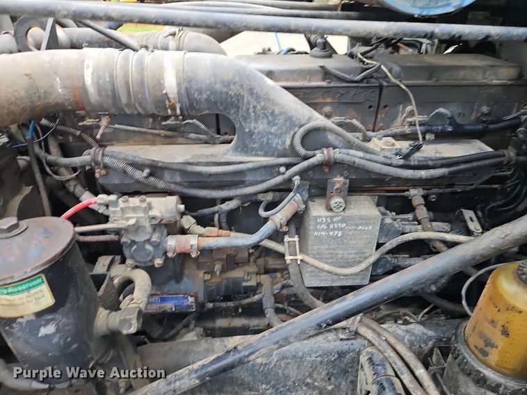 image for item EI8223 1997 Freightliner  FLD 120 semi truck