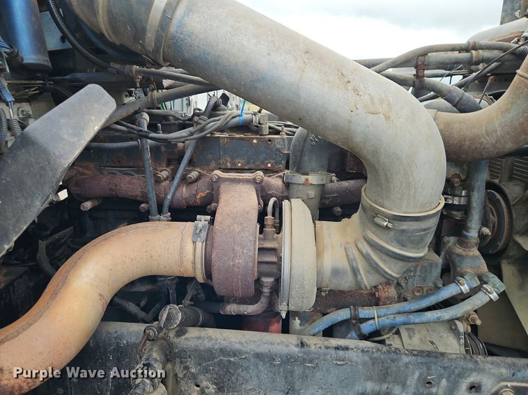 image for item EI8223 1997 Freightliner  FLD 120 semi truck