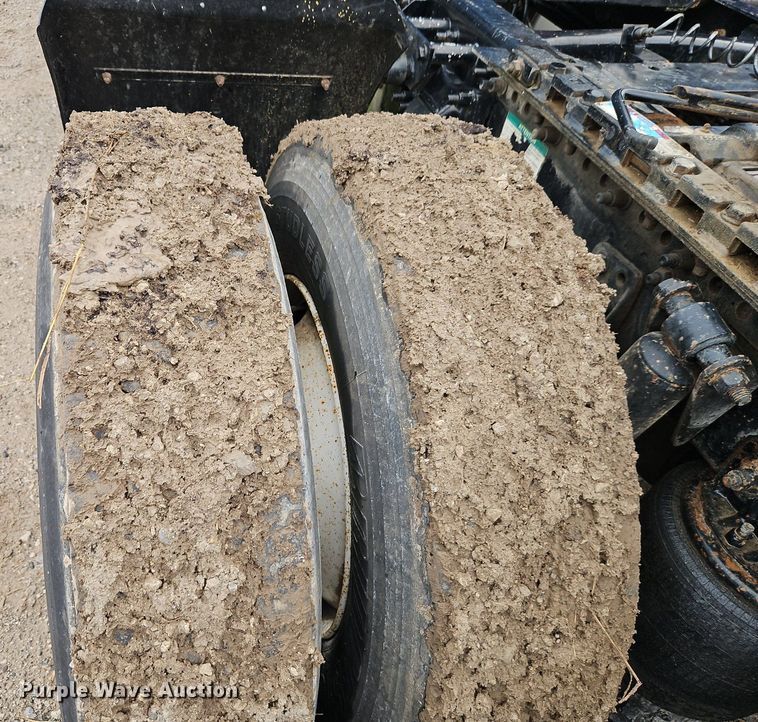 image for item EI8223 1997 Freightliner  FLD 120 semi truck