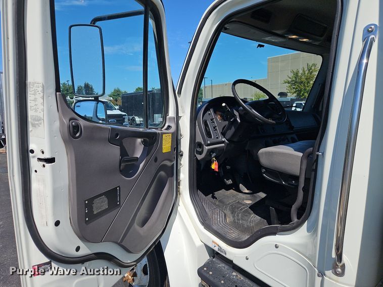 image for item EI8234 2015 Freightliner  M2 106 box truck