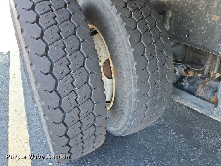 image for item EI8234 2015 Freightliner  M2 106 box truck