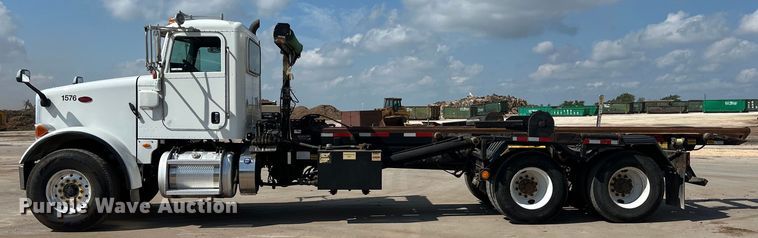 image for item EJ2862 2013 Peterbilt 365 roll-off container truck