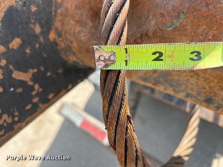 image for item EJ2862 2013 Peterbilt 365 roll-off container truck