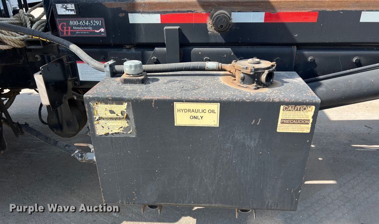 image for item EJ2862 2013 Peterbilt 365 roll-off container truck