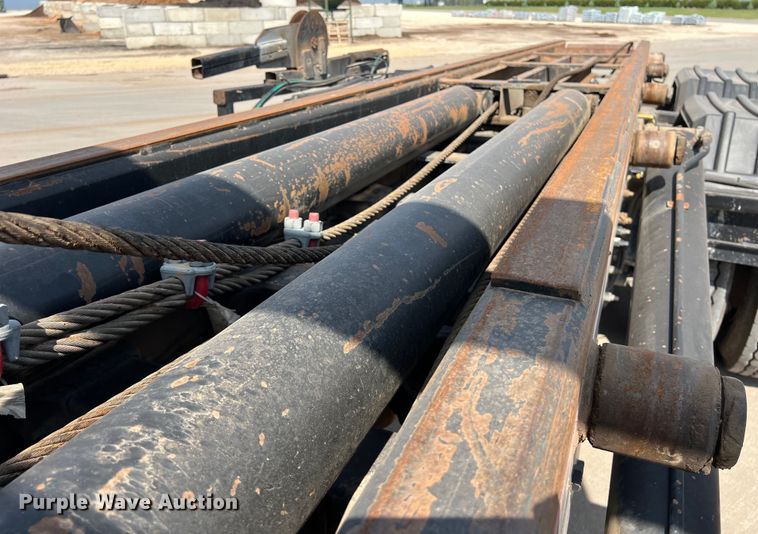 image for item EJ2862 2013 Peterbilt 365 roll-off container truck