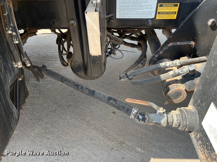 image for item EJ2862 2013 Peterbilt 365 roll-off container truck