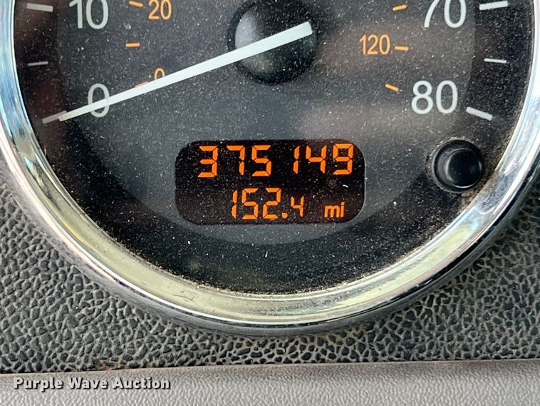 image for item EJ2862 2013 Peterbilt 365 roll-off container truck