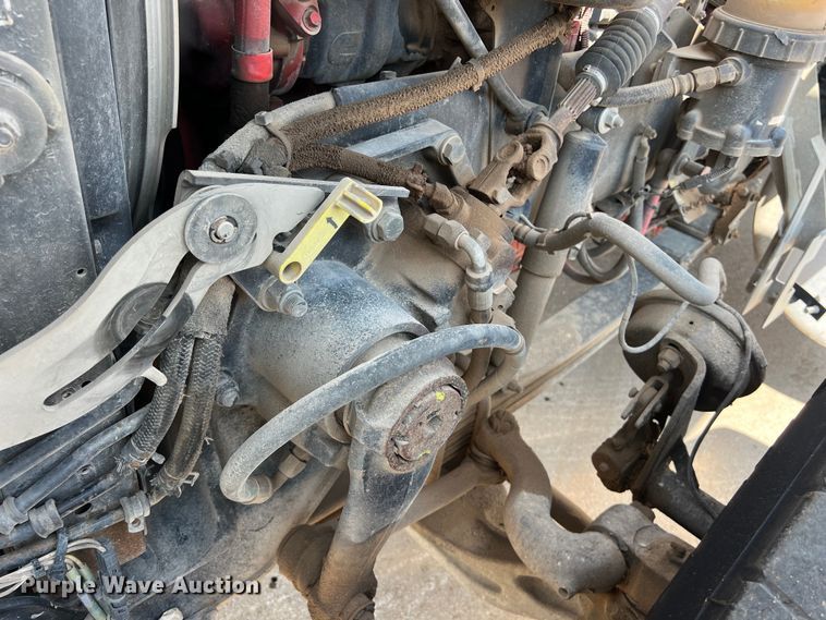 image for item EJ2862 2013 Peterbilt 365 roll-off container truck