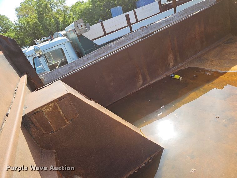 image for item EJ5828 2005 International  4400 dump truck