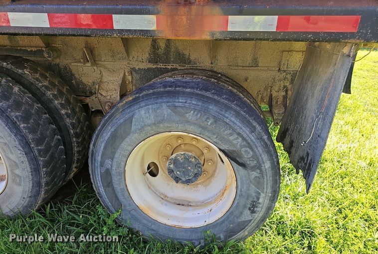 image for item EJ5828 2005 International  4400 dump truck