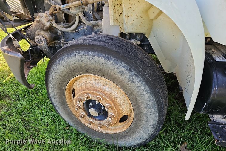 image for item EJ5828 2005 International  4400 dump truck