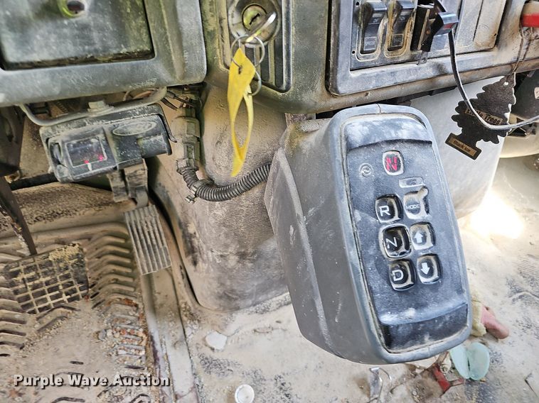 image for item EJ5830 2006 International  4400 dump truck