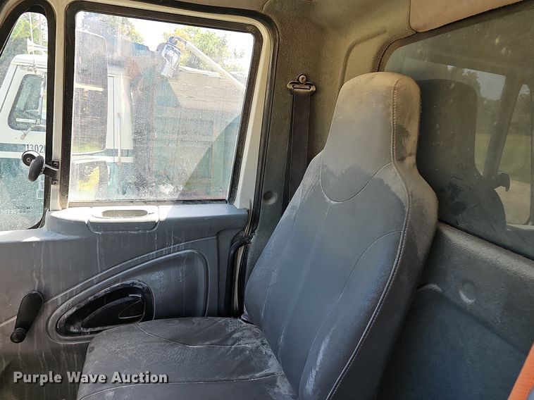 image for item EJ5830 2006 International  4400 dump truck