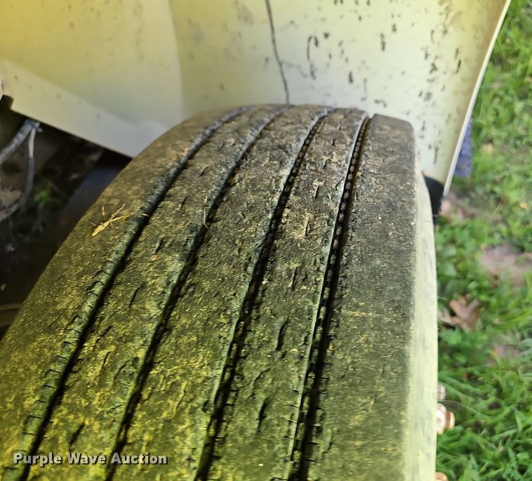 image for item EJ5830 2006 International  4400 dump truck