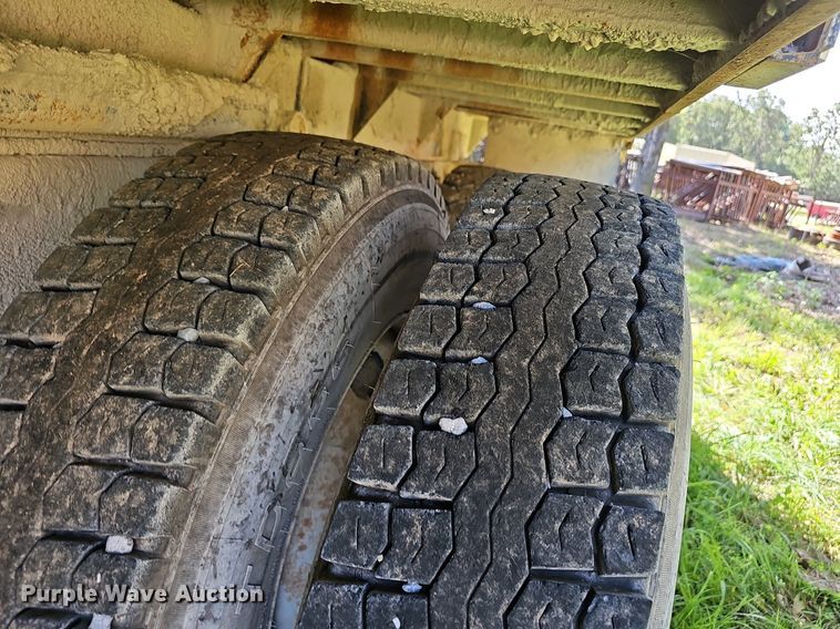 image for item EJ5830 2006 International  4400 dump truck