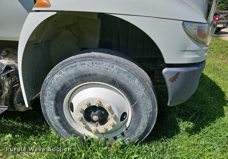 image for item EJ5830 2006 International  4400 dump truck