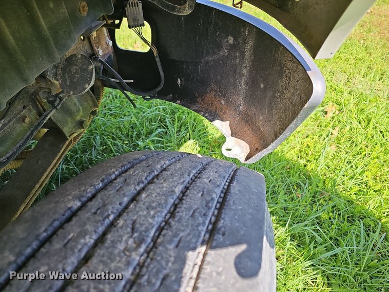 image for item EJ5830 2006 International  4400 dump truck