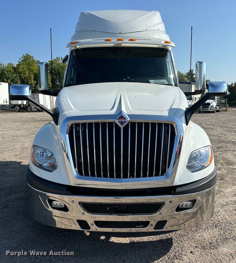 image for item EJ8859 2020 International  LT625  semi truck