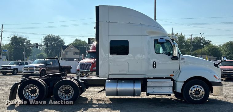 image for item EJ8859 2020 International  LT625  semi truck