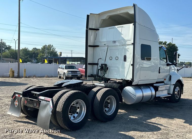 image for item EJ8859 2020 International  LT625  semi truck