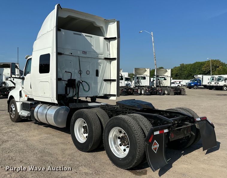 image for item EJ8859 2020 International  LT625  semi truck