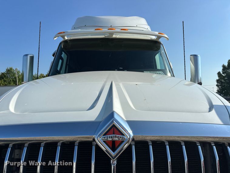 image for item EJ8859 2020 International  LT625  semi truck