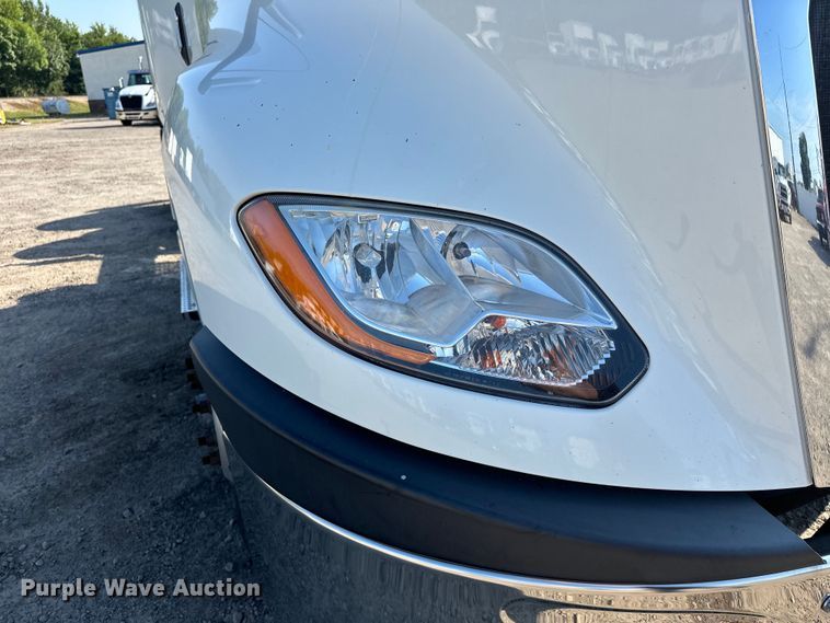 image for item EJ8859 2020 International  LT625  semi truck