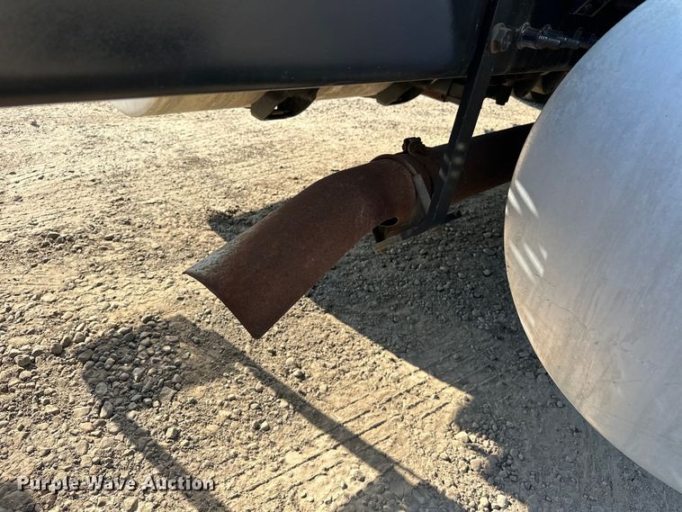 image for item EJ8859 2020 International  LT625  semi truck