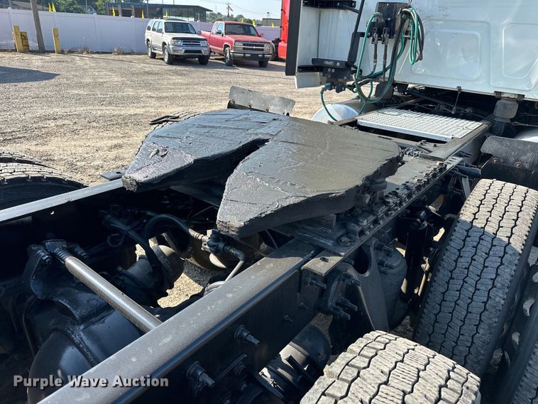 image for item EJ8859 2020 International  LT625  semi truck