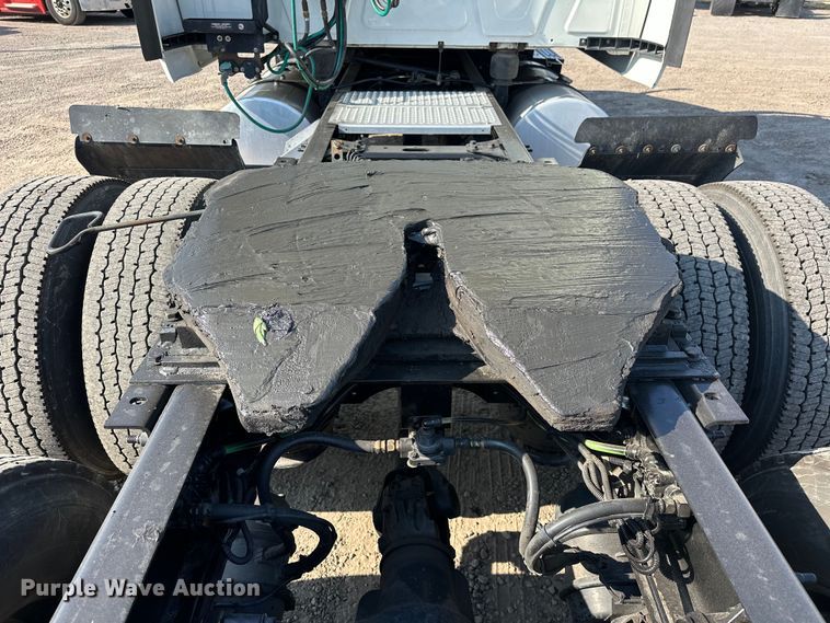 image for item EJ8859 2020 International  LT625  semi truck