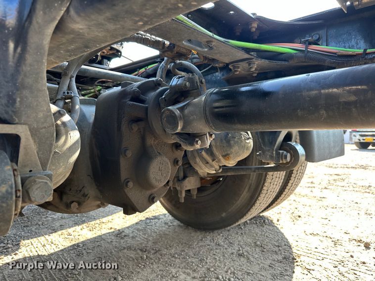 image for item EJ8859 2020 International  LT625  semi truck