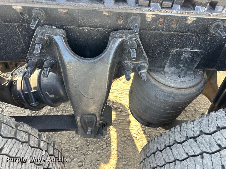 image for item EJ8859 2020 International  LT625  semi truck