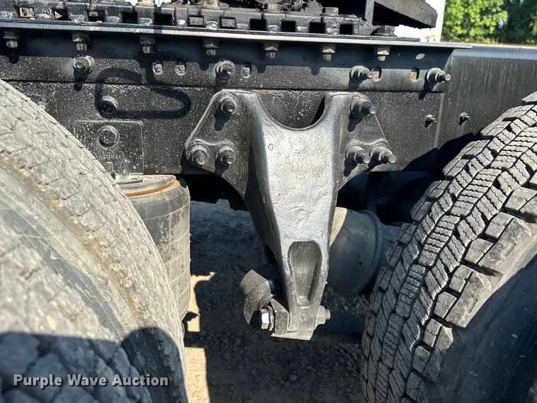 image for item EJ8859 2020 International  LT625  semi truck