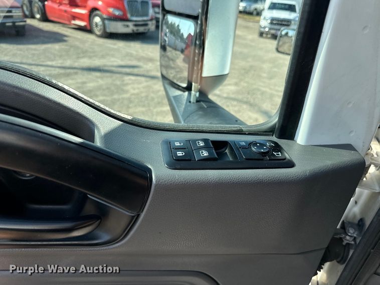 image for item EJ8859 2020 International  LT625  semi truck