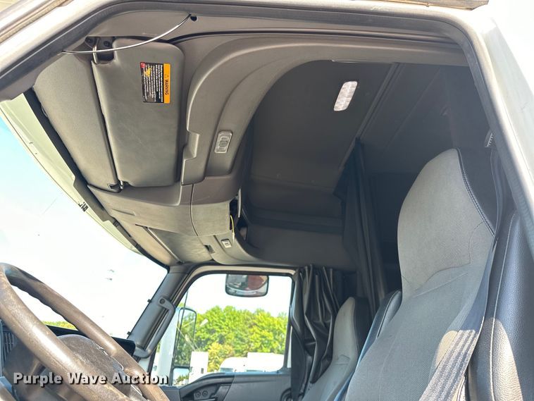 image for item EJ8859 2020 International  LT625  semi truck